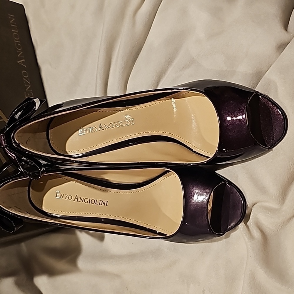 Enzo Angiolini Eamistle dark purple patten leather purple pump 5.5 new in box